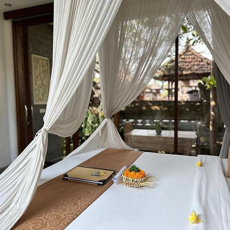 Santosha Place Ubud Esterno foto